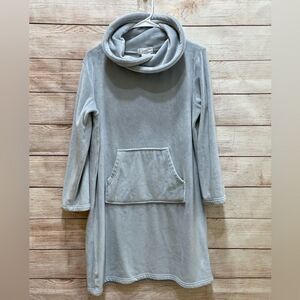 SOFTIES PLUSH LOUNGER IN GRAY‎